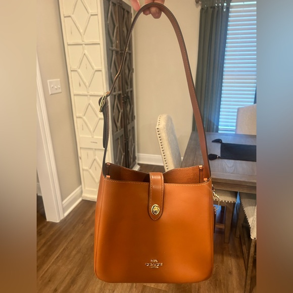 NWOT Coach Hadley Convertible Crossbody bag in Smooth Leather/Gold/Brown - Picture 3 of 7